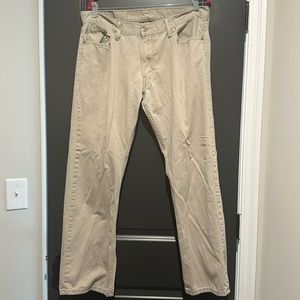 Men’s Levi khaki pants